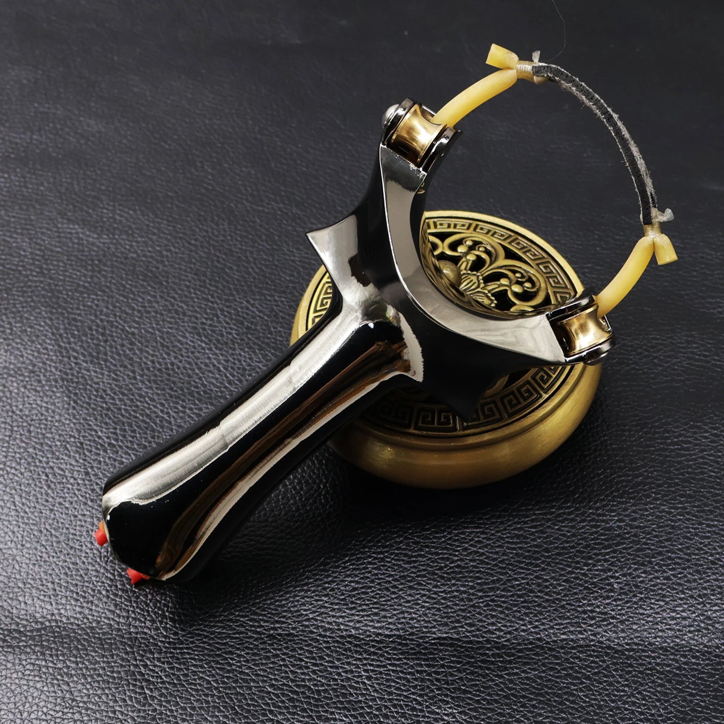 Silver Metal Composite Pulley Slingshot Simple and Practical Professional Metal Slingshot Dedicated To Shooting Players