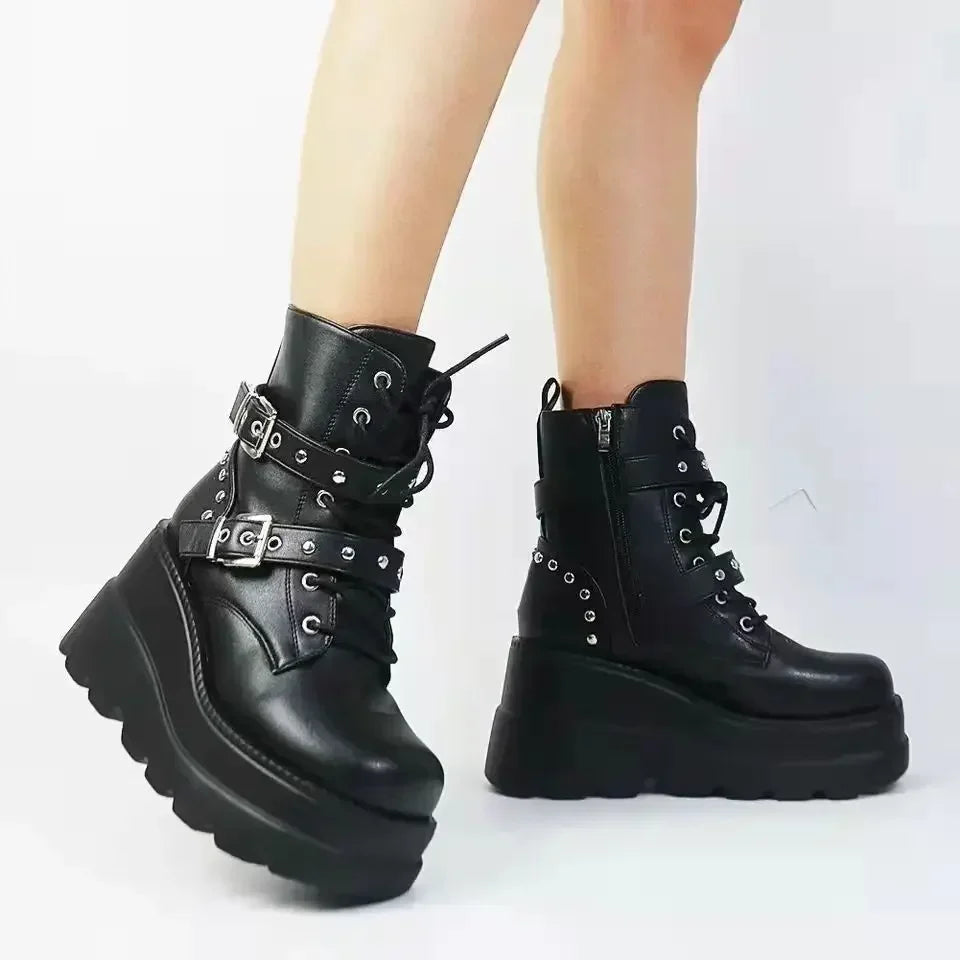 Slope heel short boots for women in autumn and winter 2025 new thick soled plus size fashionable short boots for women
