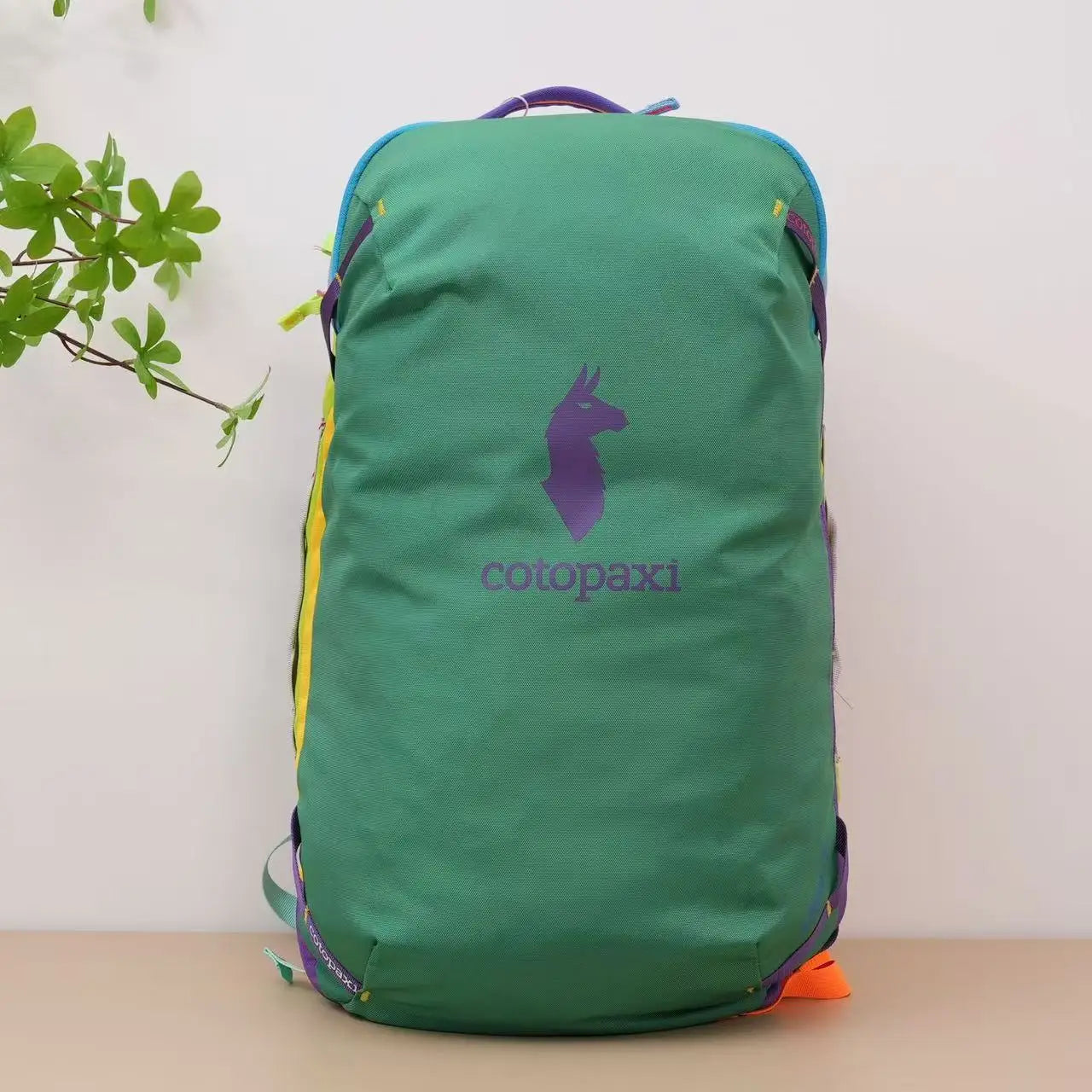 24L Alpaca 28L Hiking Backpack, Lightweight Travel Daypack for Trekking, Large Capacity Dopamine Sports Rucksack for Men & Women